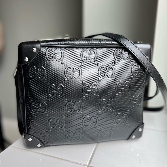 ❌SOLD❌Authentic Gucci GG embossed leather trunk bag - Picture 4 of 16